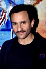 Saif Ali Khan; Yeni Delhi, Hindistan doğumlu Sajid Ali Khan olarak da bilinen Hint oyuncu