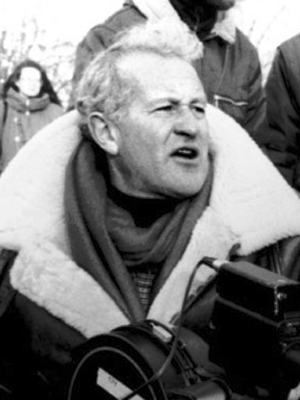 John Irvin; Newcastle upon Tyne,Tyne ve Wear,İngiltere doğumlu İngiliz  yönetmen