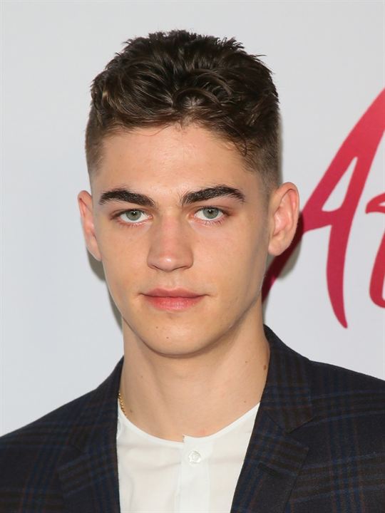 Hero Fiennes-Tiffin; Londra,İngiltere doğumlu İngiliz  oyuncu
