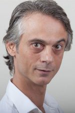 Mustafa Dinç; Türk oyuncu