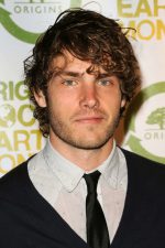 Jon McLaughlin; Anderson, Indiana, ABD doğumlu Amerikalı şarkıcı, söz yazarı oyuncu