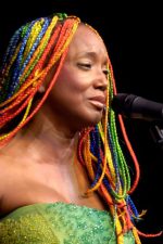 Lucrecia; Havana, Küba doğumlu Lucrecia Pérez Sáez olarak da bilinen Kübalışarkıcı, oyuncu