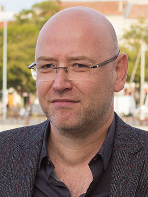 Hervé Hadmar; Fransız senarist, yönetmen, yaratıcı