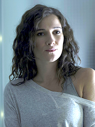 Sarah Solemani; Camden,Londra,İngiltere doğumlu İngiliz  oyuncu, senarist