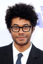 Richard Ayoade; Hammersmith,Londra,İngiltere doğumlu İngiliz  oyuncu, yönetmen, senarist