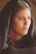 Toulou Kiki; Agadez, Nijer doğumlu Nijerlişarkıcı oyuncu