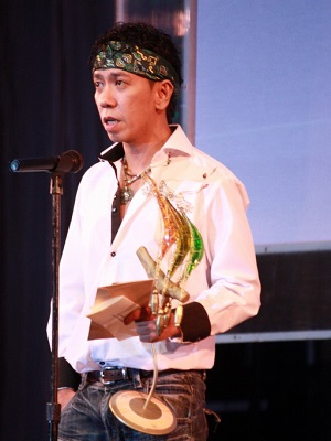 Rodrigo Santikan; Filipinli oyuncu