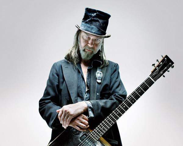 Tuomari Nurmio; Helsinki,Finlandiya doğumlu Finşarkıcıbesteci