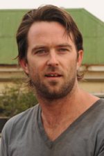 Sullivan Stapleton; Avustralyalı oyuncu