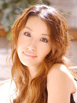 Sarina Suzuki; Settsu, Osaka, Japonya doğumlu Japon oyuncu