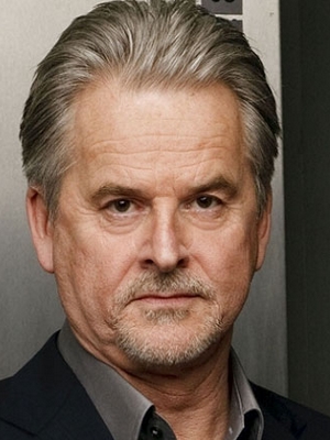 Trevor Eve; Sutton Coldfield,Birmingham,Batı Midlands,İngiltere doğumlu Trevor John Eve olarak da bilinen İngiliz  oyuncu, idari yapımcı