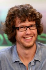 Tyler Gillett; Amerikalı yönetmen, görüntü yönetmeni, kurgucu