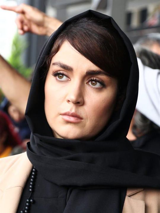 Afsaneh Pakru; İranlı oyuncu