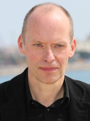 Hugo Blick; Henley-on-Thames,Oxfordshire,İngiltere doğumlu Hugo Edgar Maxwell Blick olarak da bilinen İngiliz  yaratıcı, oyuncu, senarist