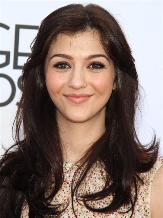 Katie Findlay; Windsor,Essex,Ontario,Kanada doğumlu Kanadalı  oyuncu