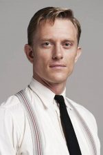 Neil Jackson; Luton,Bedfordshire,İngiltere doğumlu İngiliz oyuncu