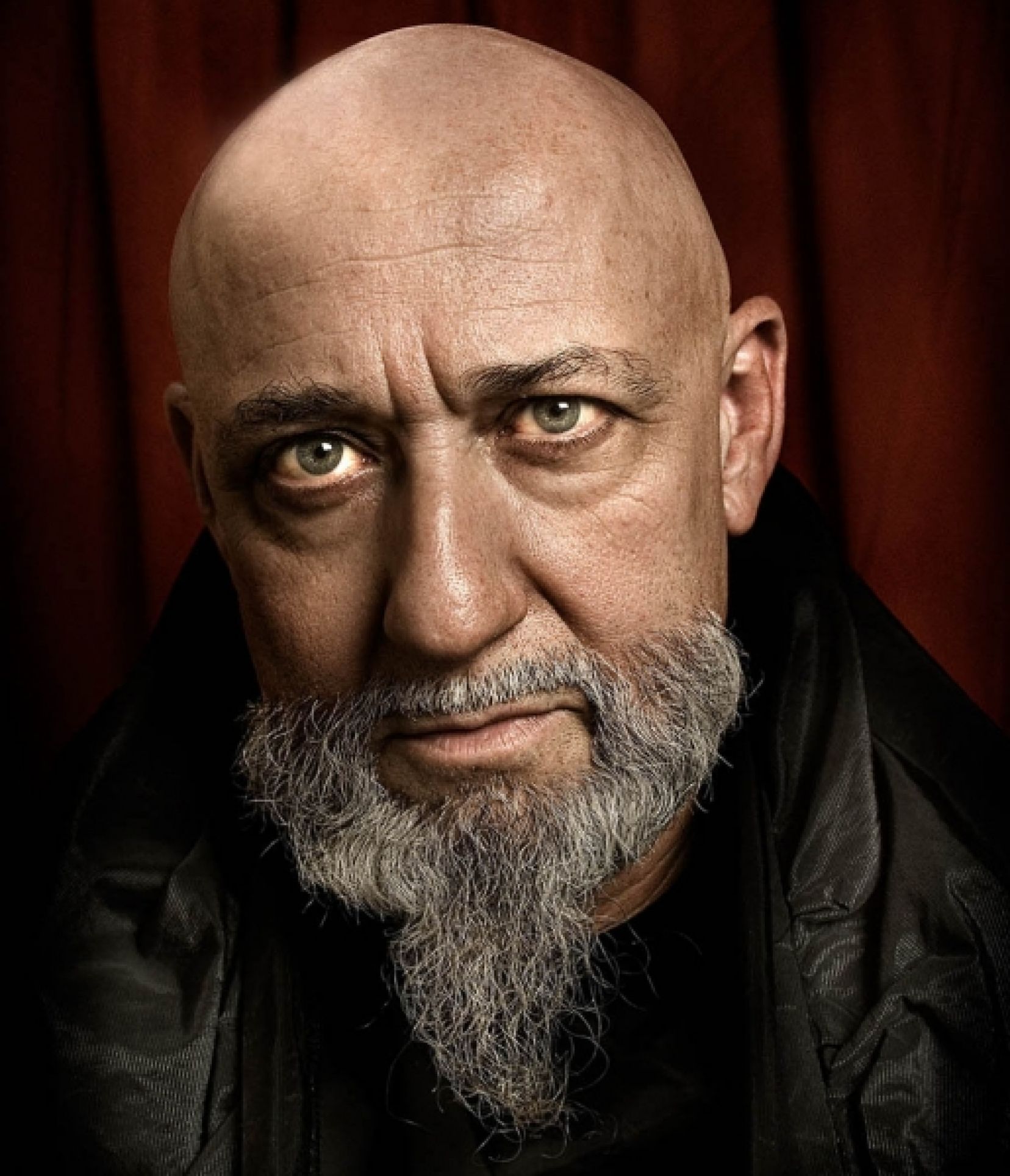 Charlélie Couture; Nancy, Meurthe-et-Moselle, Fransa doğumlu Charles-Elie Couture olarak da bilinen Fransız şarkıcıbesteci, oyuncu