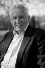 George Mikell; Bildeniai, Litvanya doğumlu Jurgis Mikelaitis olarak da bilinen Litvanyalı oyuncu, yazar