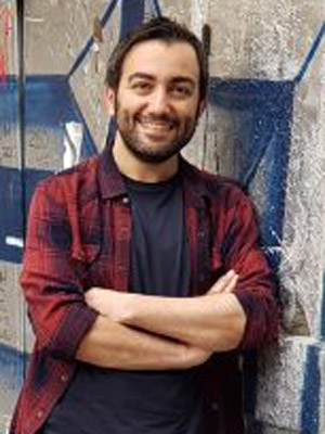 Emre Sarıkuş; Türk senarist, yönetmen