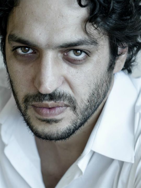 Younes Bouab; Salé, Fas doğumlu Faslı oyuncu