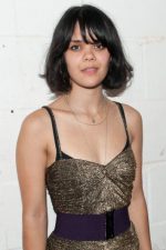 Natasha Khan; Londra,İngiltere doğumlu Bat for Lashes olarak da bilinen İngilizşarkıcı, söz yazarımüzisyen