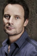 Ryan Robbins; Kanadalı  oyuncu