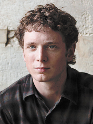 Julien Bouanich; Fransız oyuncu