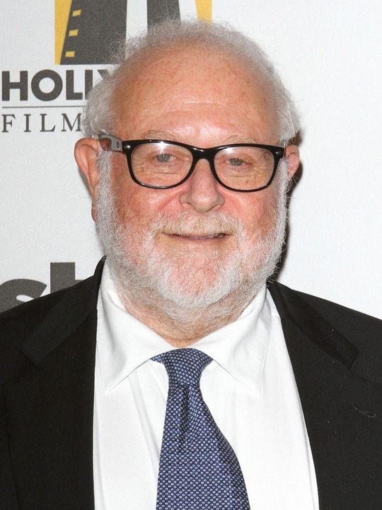 Jonathan Lynn; Bath,Somerset,İngiltere doğumlu İngiliz  yönetmen, senarist, idari yapımcı