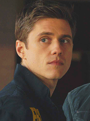 Aaron Tveit; Amerikalı oyuncu