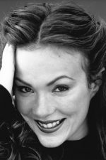 Charlotte Chatton; Hammersmith,Londra,İngiltere doğumlu İngiliz  oyuncu