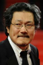 Sang-Soo Hong; Seul, Güney Kore doğumlu Sang-Su Hong olarak da bilinen Güney Koreli senarist, yönetmen, yapımcı