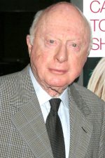 Norman Lloyd; Jersey City, New Jersey, ABD doğumlu Norman Perlmutter olarak da bilinen Amerikalı oyuncu, yapımcı, yardımcı yapımcı