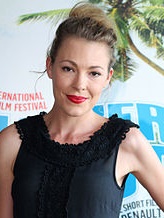 Mirrah Foulkes; Avustralyalı oyuncu, senarist, yönetmen