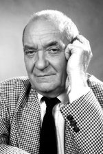 Jean Carmet; Jean, Gabriel, Edmond Carmet olarak da bilinen Fransız oyuncu