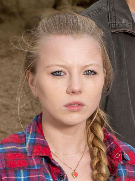 Charlotte Beaumont; İngiliz  oyuncu