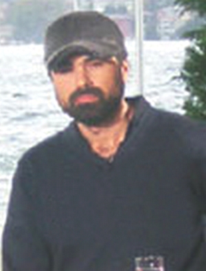 Mehmet İlker Altınay; senarist, yönetmen