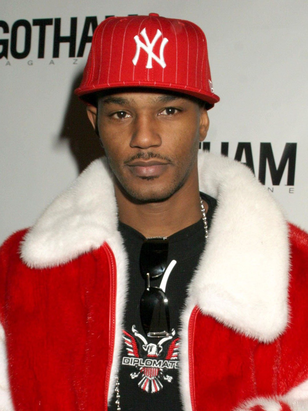 Cam'ron; Cameron Ezike Giles olarak da bilinen Amerikalı rapçi müzisyen, oyuncu