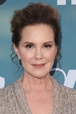 Elizabeth Perkins; Elizabeth Ann Perkins olarak da bilinen Amerikalı oyuncu