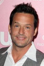 Josh Hopkins; Amerikalı oyuncu, yönetmen