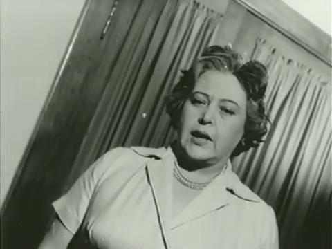 Lebibe Çakın; İstanbul, Türkiye doğumlu Türk oyuncu