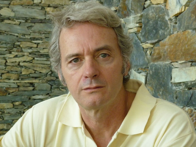 Sergio Cabrera; Medellín, Kolombiya doğumlu Kolombiyalı yönetmen