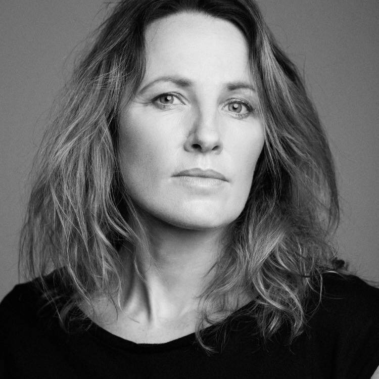 Helen Behan; Laytown,Meath,İrlanda doğumlu İngiliz  oyuncu