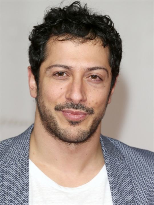 Fahri Yardım; Hamburg, Almanya doğumlu Alman oyuncu