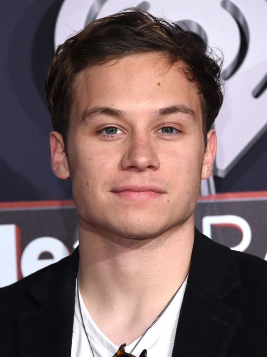 Finn Cole; Kingston upon Thames,Londra,İngiltere doğumlu Finlay Lewis J. Cole olarak da bilinen İngiliz  oyuncu