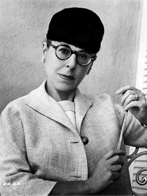 Edith Head; Amerikalı kostüm tasarımcısı, kostüm şefi, oyuncu