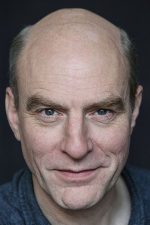 Simon Kunz; İngiliz  oyuncu