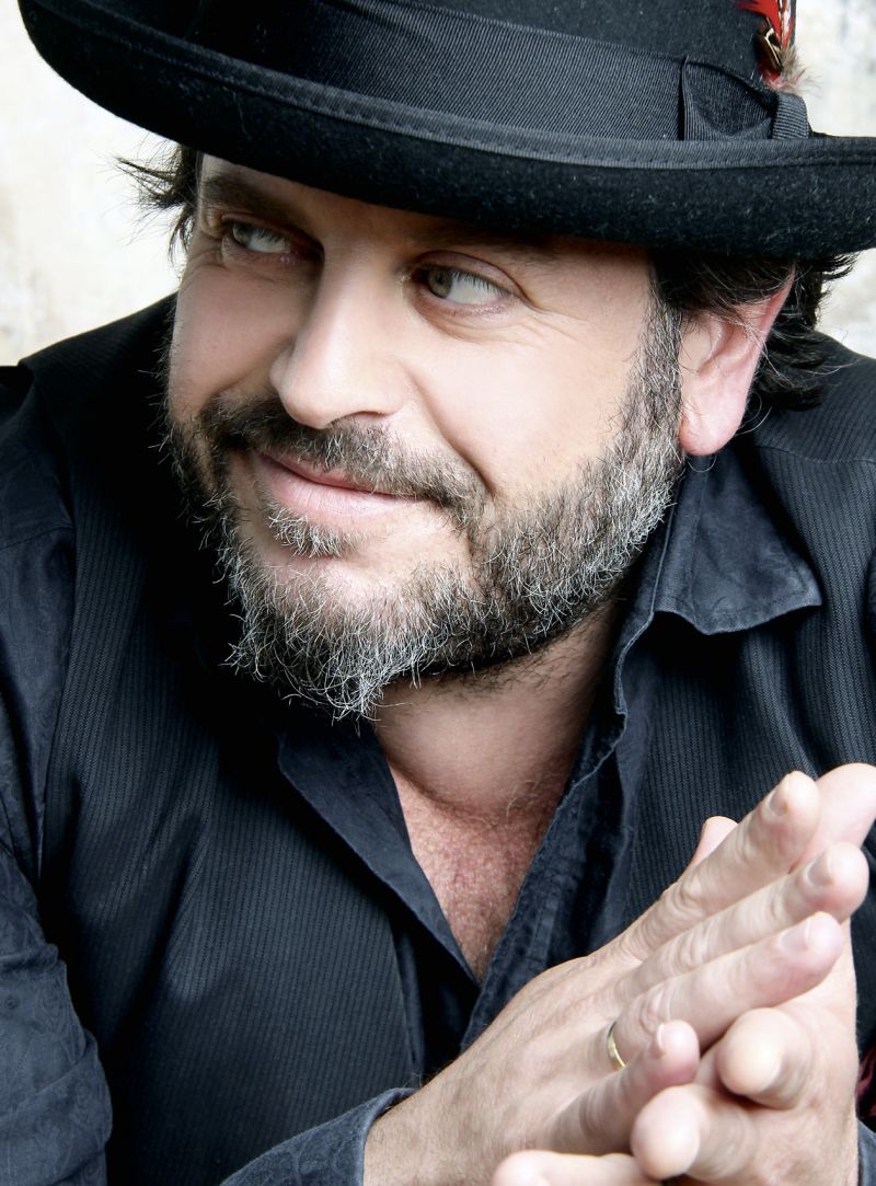 Dado Jehan;  Saraybosna, Bosna Hersek doğumlu Dado D?ihan olarak da bilinen Boşnak film müziği bestecisi, besteci, oyuncu