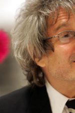 Ian La Frenais; İngiliz  senarist, creator/showrunner, ortak yapımcı