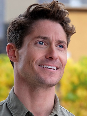 Matthew MacCaull; Kanadalı  oyuncu