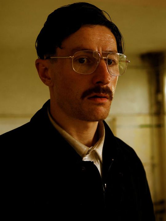 Peter Ferdinando; Londra,İngiltere doğumlu İngiliz  oyuncu